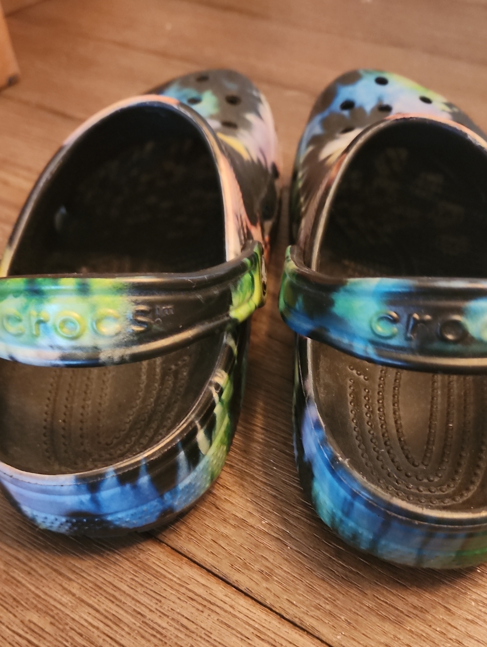 Crocs Psychedelic Spiral Pattern - Picture 2 of 5